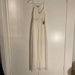 Forever 21 lace v neck racerback straight chiffon cream maxi dress